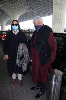 Javed Akhtar and Shabana Azmi snapped at airport