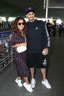 Neha Kakkar and husband Rohanpreet Singh snapped at airport