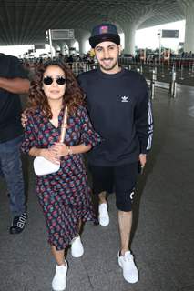 Neha Kakkar and husband Rohanpreet Singh snapped at airport