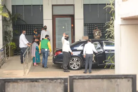 Ranveer Singh and Deepika Padukone return from New Year vacation!