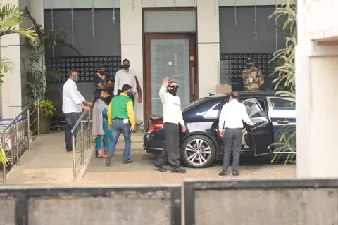 Ranveer Singh and Deepika Padukone return from New Year vacation!