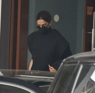 Ranveer Singh and Deepika Padukone return from New Year vacation!