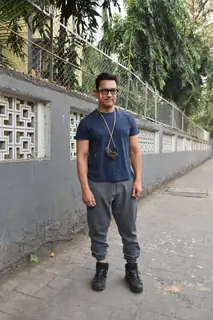 Aamir Khan sanpped at Juhu