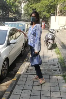 Neetu Singh snapped outside salon in, Bandra