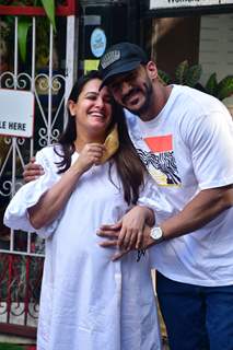 Mommy-to-be Anita Hasnandani and Rohit Reddy spotted at Women's hospital, Khar