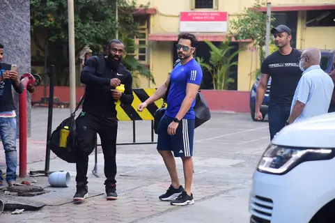 Emraan Hashmi snapped at Bandra