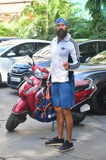 Dino Morea spotted at gym