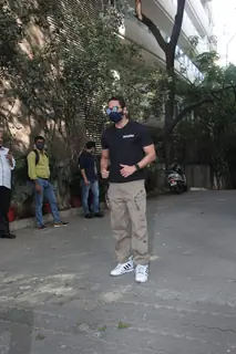 Ayushmann Khurrana snapped at Santacruz