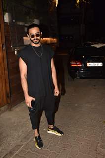 Alaya F snapped with rumored boyfriend Aaishvary Thackeray at Silver Beach Cafe, Bandra