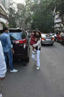 Varun Dhawan's brother Rohit Dhawan snapped at Manish Malhotra's store