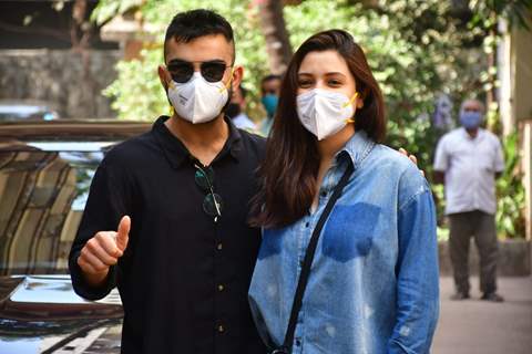 Anushka Sharma's first appearance after her delivery!