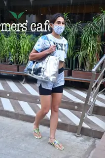 Sara Ali Khan snapped outside Farmer's Cafe