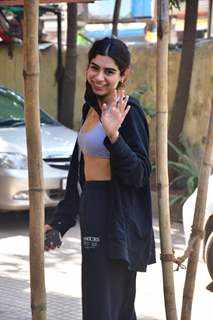 Khushi Kapoor's first try at yoga's Warrior II on Pilates Reformer, see all  pics