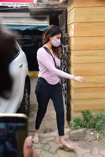 Rhea Chakraborty, brother Showik snapped visiting Gym in Khar