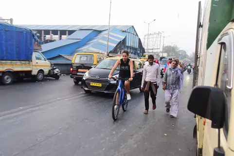 Aisha Sharma spotted at Dadar