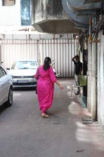 Amrita Singh and Sara Ali Khan snapped at a clinic in Bandra