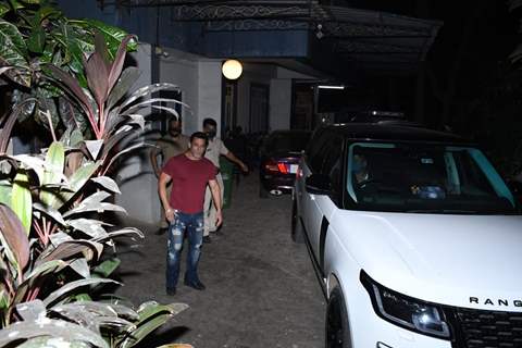 Salman Khan snapped at Bandra