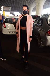 Isabelle Kaif snapped at airport 