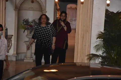 Kareena-Saif, Alia-Ranbir, Tara-Aadar and others snapped attending Randhir Kapoor's birthday dinner! 