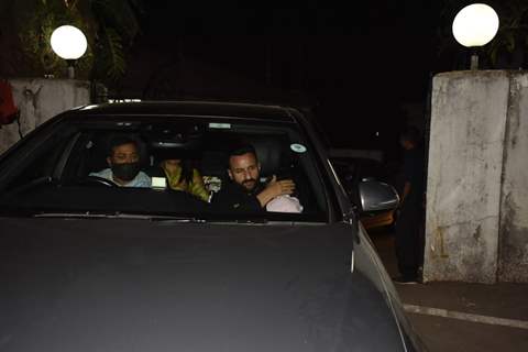 Saif Ali Khan and Kareena Kapoor Khan attend Randhir Kapoor's birthday dinner!