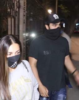 Malaika Arora and Arjun Kapoor snapped outside her parents house