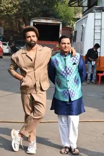 Rithvik Dhanjani and Paritosh Tripathi snapped behind the sets of Super Dancer Chapter 4