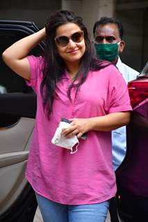 Vidya Balan spotted in Bandra