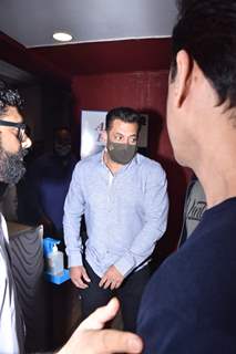 Salman Khan arrive at the sets of brother Arbaaz Khan's chat show - Pinch