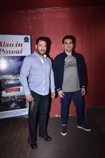 Salman Khan and Arbaaz Khan pose on the sets of talk show - Pinch 