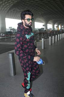 Manish Paul snapped at airport