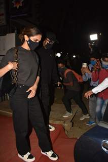 Ranveer Singh and Deepika Padukone snapped leaving Izumi, Bandra