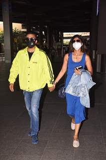 Shilpa Shetty and Raj Kundra snapped at the airport