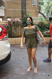 Sara Ali Khan snapped at gym in Santacruz 