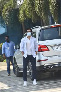 Varun Dhawan spotted at Sajid Nadiadwala office in Andheri