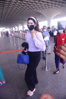 Khushi Kapoor snapped at airport
