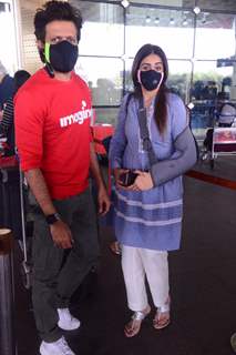 Riteish Deshmukh and Genelia Deshmukh snapped at airport