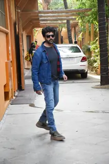 Karitk Aaryan snapped at a dance class in Andheri