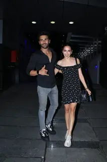 Lovebirds Kriti Kharbanda and Pulkit Samrat snapped in Bandra