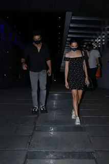 Lovebirds Kriti Kharbanda and Pulkit Samrat snapped in Bandra