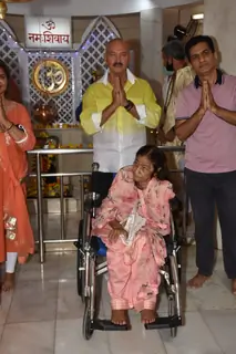 Rakesh Roshan and family attend Shivratri Puja in Panvel! 