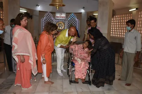 Rakesh Roshan and family attend Shivratri Puja in Panvel! 