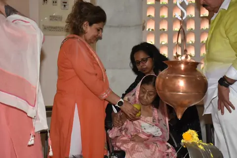 Rakesh Roshan and family attend Shivratri Puja in Panvel! 