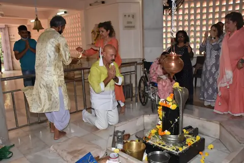 Rakesh Roshan and family attend Shivratri Puja in Panvel! 