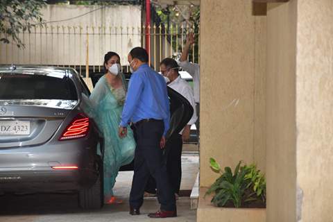 Kareena Kapoor Khan and Taimur Ali Khan at Karisma Kapoor's house