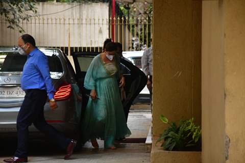 Kareena Kapoor Khan and Taimur Ali Khan at Karisma Kapoor's house