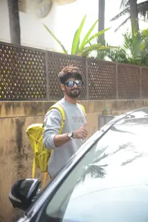 Shahid Kapoor snapped at Juhu