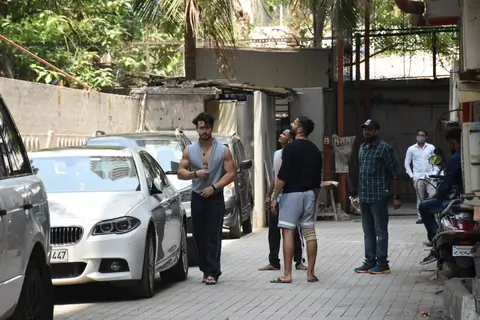 Tiger Shroff snapped at Dance classes in Andheri