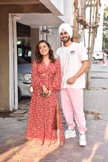 Neha Kakkar with husband Rohanpreet Singh snapped in Juhu...