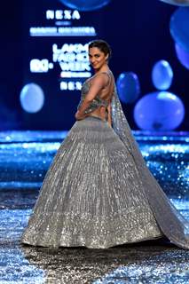 Kiara Advani at Lakme Fashion Week 2021!