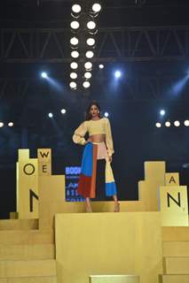 Ananya Panday walks the ramp at Lakme Fashion Week 2021!